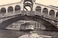 131-Il-Ponte-di-Rialto-a-Venezia-Ciclotour-Dolomiti-1955