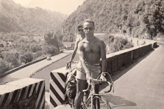 134-Enzo-e-Giovanni-sul-Passo-dAprica-Ciclotour-Dolomiti-1955