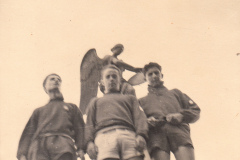 139-Marcello-Giovanni-Enzo-al-Passo-del-Tonale-Ciclotour-Dolomiti-1955