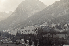 143-Le-Montagne-del-Pordoi-Ciclotour-Dolomiti-1955