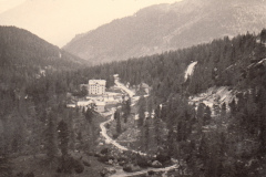 152-Strada-verso-Pieve-di-Livinallongo-Ciclotour-Dolomiti-1955