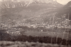 164-Veduta-di-Cortina-DAmpezzo-dal-Falzarego-Ciclotour-Dolomiti-1955