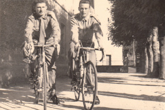 165-Due-Amici-Alpini-in-sella-alla-nostre-Biciclette-a-Cortina-DAmpezzo-Ciclotour-Dolomiti-1955