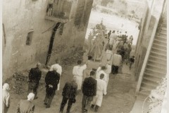 9989anni 1950 - san quintino - processione per le vie del borgo (copia)