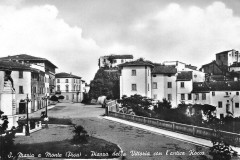 Santa-Maria-a-Monte-Pisa.-Piazza-della-Vittoria-con-lantica-Rocca.