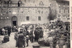 4027volterra piazza maggiore  il mercato